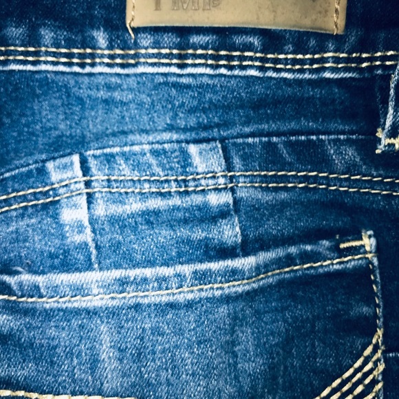 YMI Jeans size 9 - Picture 3 of 6